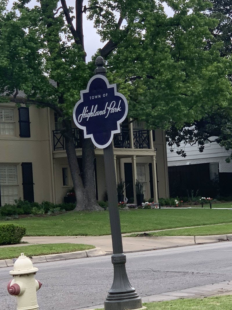 Highland Park street sign